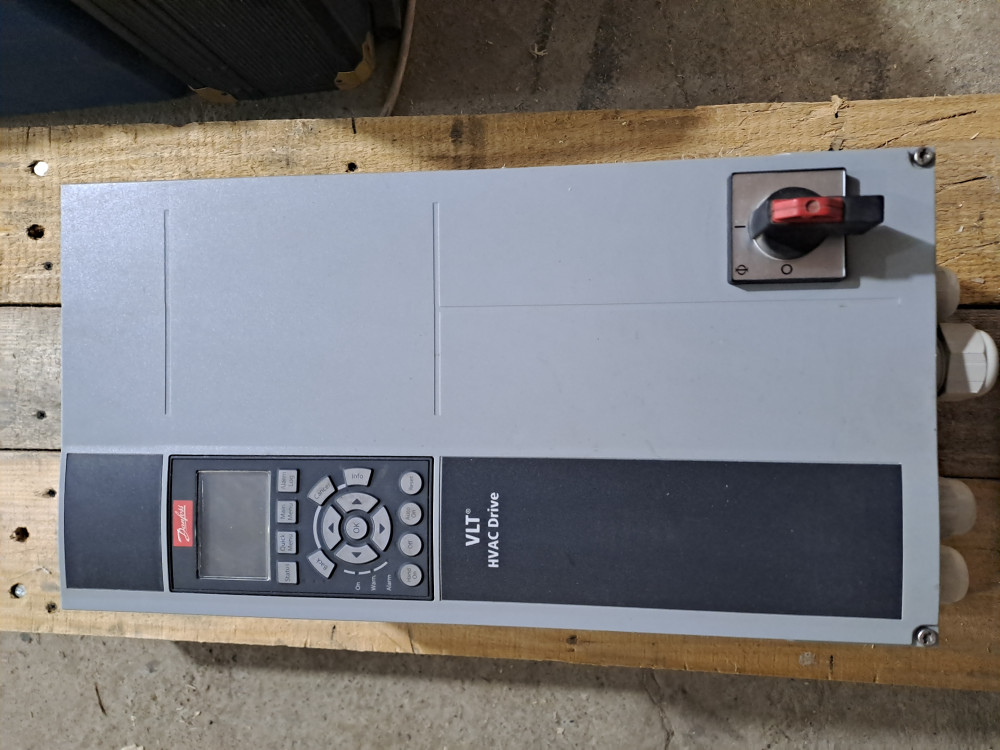 VLT FC-102P7K5T4E55H3 | Danfoss - Image 1