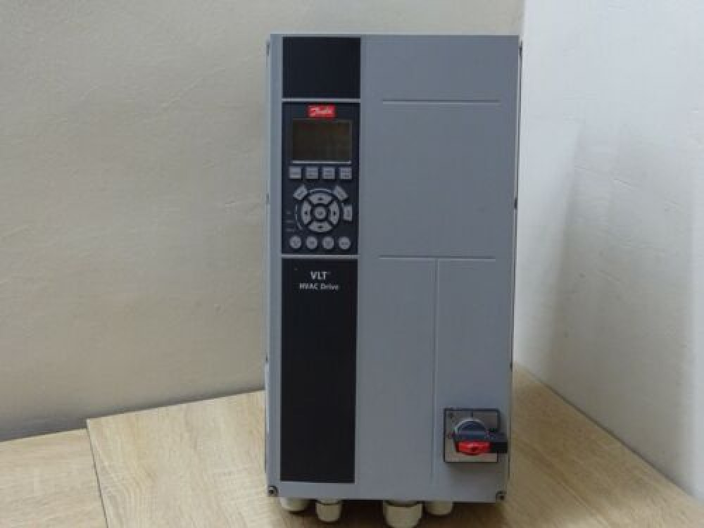 VLT FC-102P7K5T4E55H3 | Danfoss - Image 1